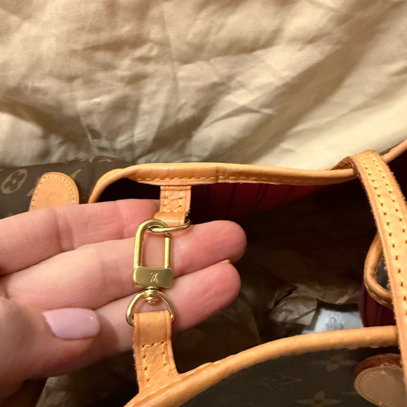 Louis Vuitton Monogram Neverfull GM Tote Bag - Picture 4 of 15